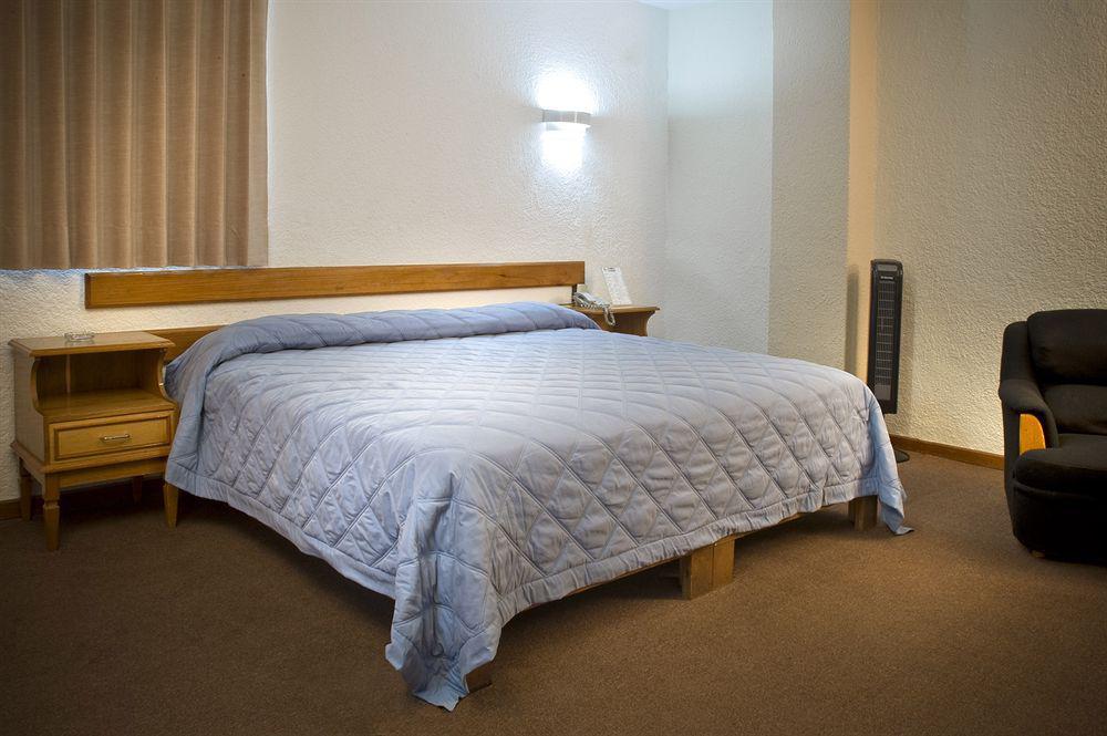 Estanza Hotel & Suites Morelia Kültér fotó