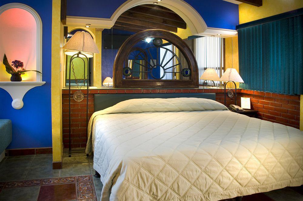 Estanza Hotel & Suites Morelia Kültér fotó