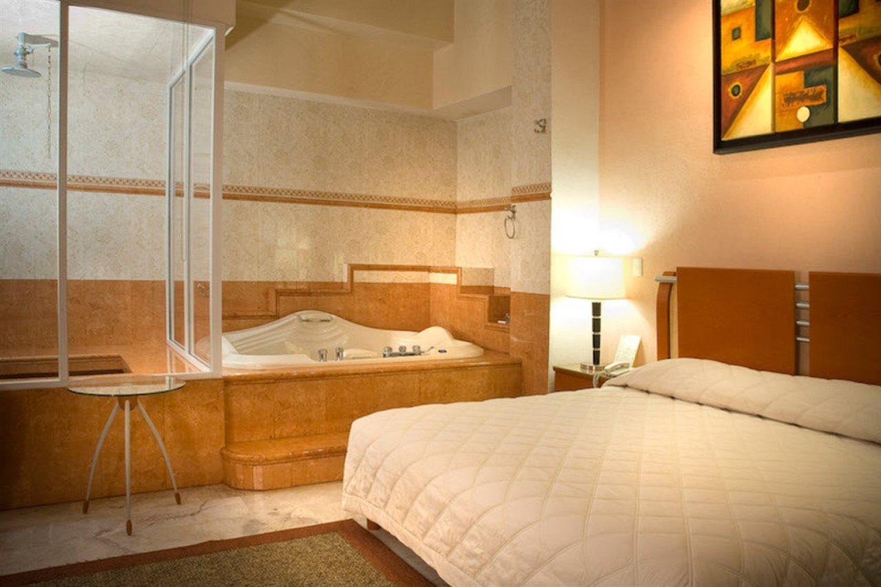 Estanza Hotel & Suites Morelia Kültér fotó