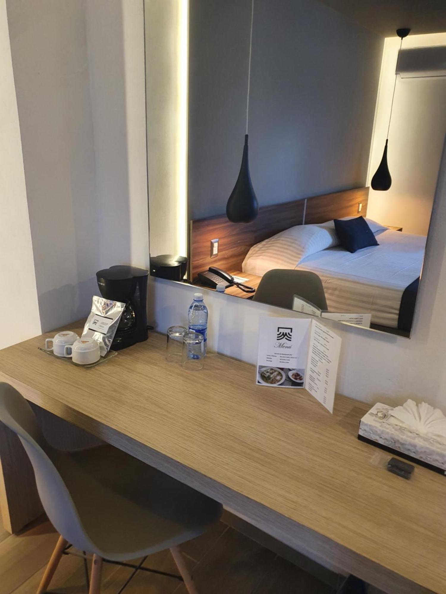 Estanza Hotel & Suites Morelia Szoba fotó